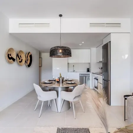 Ultimate - Aranya - Stylish 2br With Pool View אסטפונה