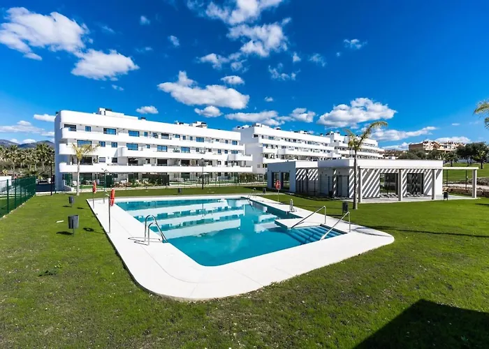 Ultimate - Aranya - Stylish 2br With Pool View דירה