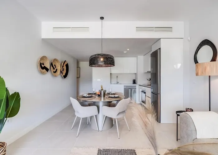 Ultimate - Aranya - Stylish 2br With Pool View אסטפונה