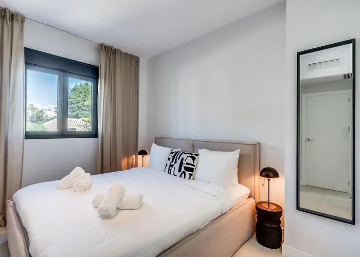 Ultimate - Aranya - Stylish 2br With Pool View אסטפונה