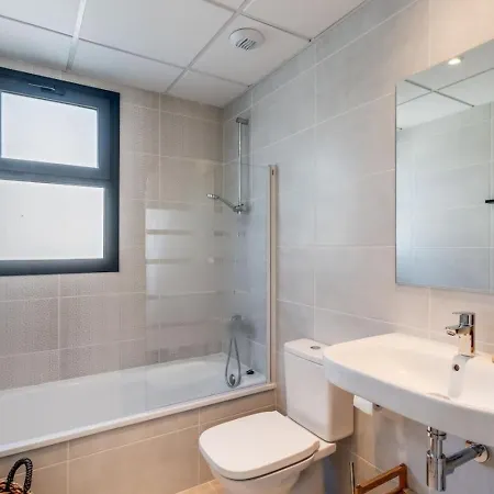 Ultimate - Aranya - Stylish 2br With Pool View Apartman