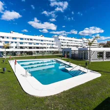 Aranya - Stylish 2br Apt. With Pool View Appartement *