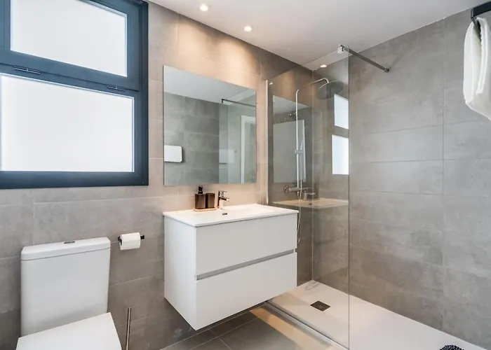 Ultimate - Aranya - Stylish 2br With Pool View Apartment *