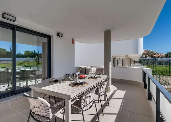 Apartment Ultimate - Aranya - Stylish 2br With Pool View