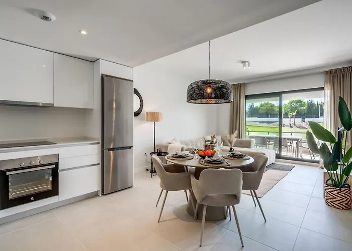 Ultimate - Aranya - Stylish 2br With Pool View *