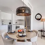 Apartmán Ultimate - Aranya - Stylish 2br With Pool View *